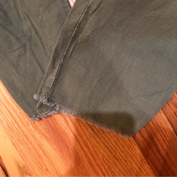 ▪️Joie Army Green Cropped Pants - Picture 3 of 11